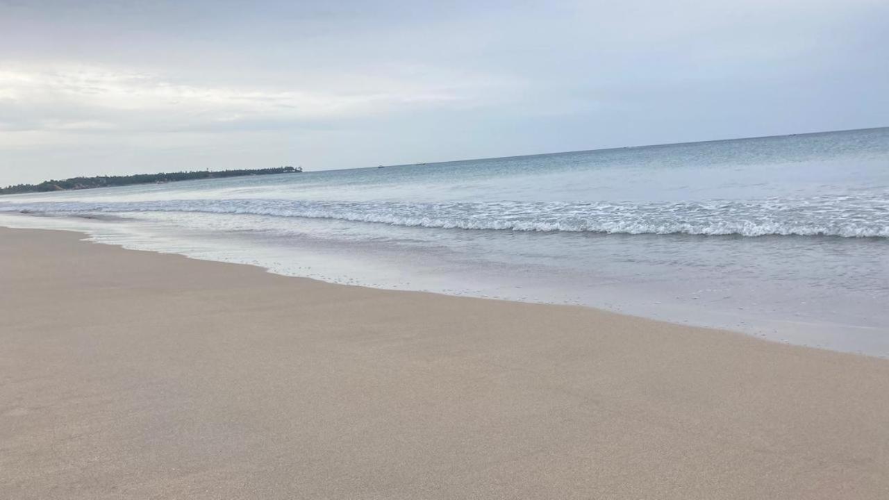 Ceylon Beach Haven Uppuveli Trincomalee Buitenkant foto