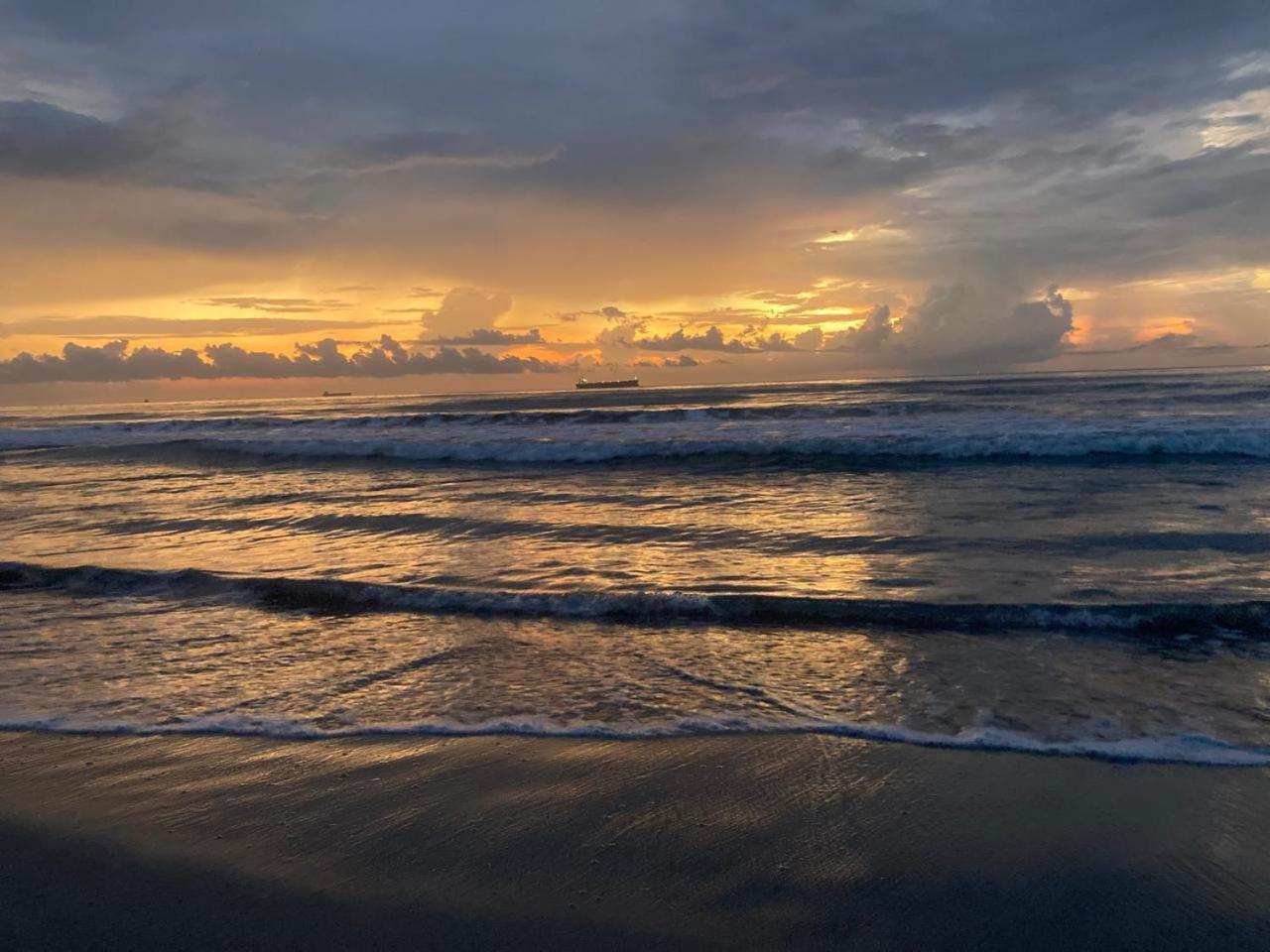 Ceylon Beach Haven Uppuveli Trincomalee Buitenkant foto